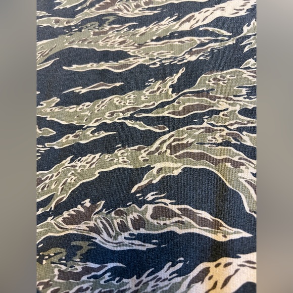 TNA 100% Cotton French Terry Camouflage Sweatshirt Men’s Medium - Picture 2 of 9